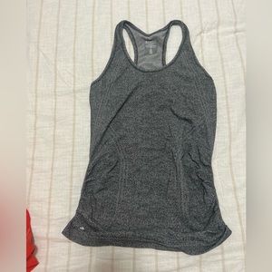 Heathered Gray Size Small Athleta Seamless Workout tank with ruching